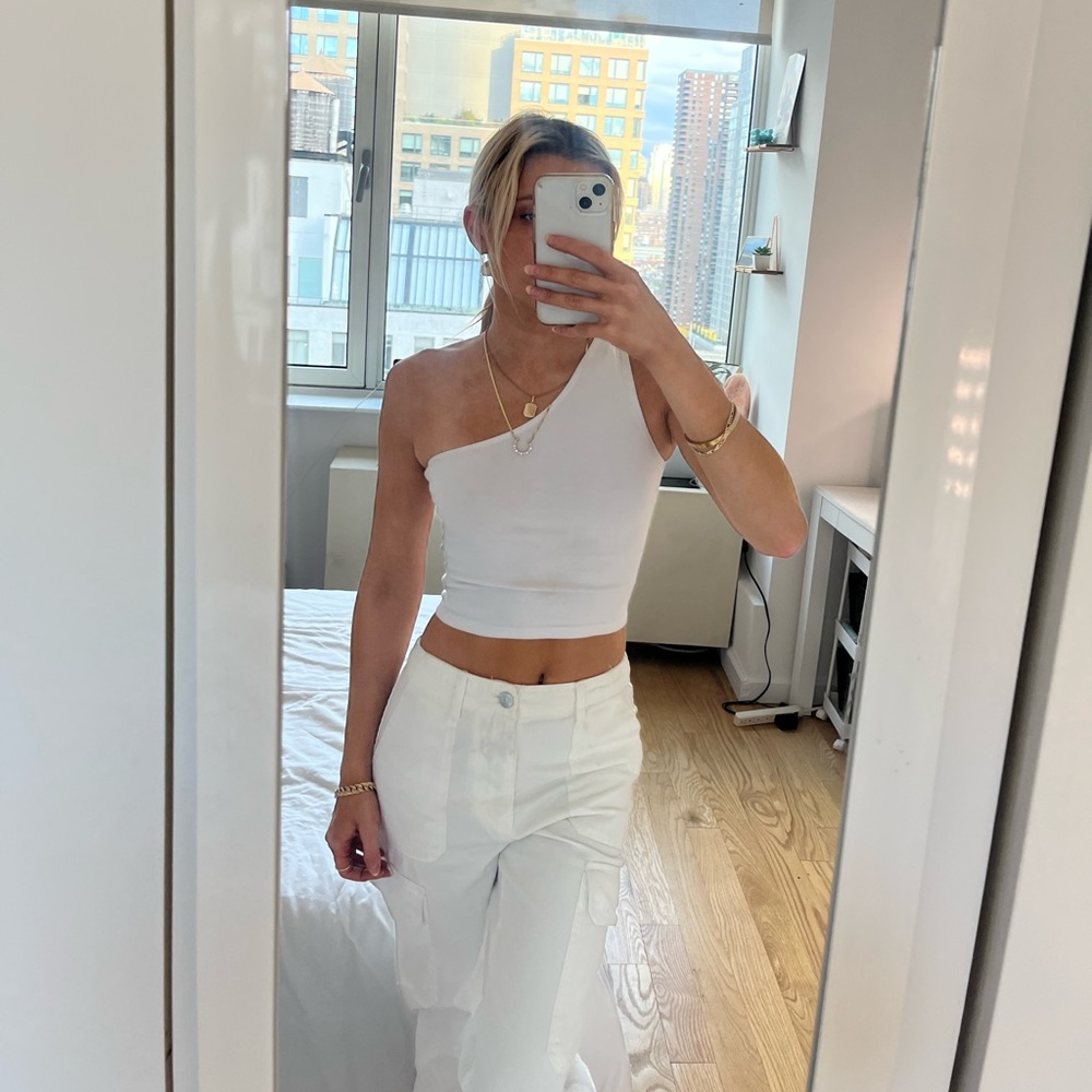 brandy melville one shoulder crop top